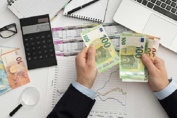 柳沁雯4.10黄金短线再次试探高位，多头占先机，附操作建议